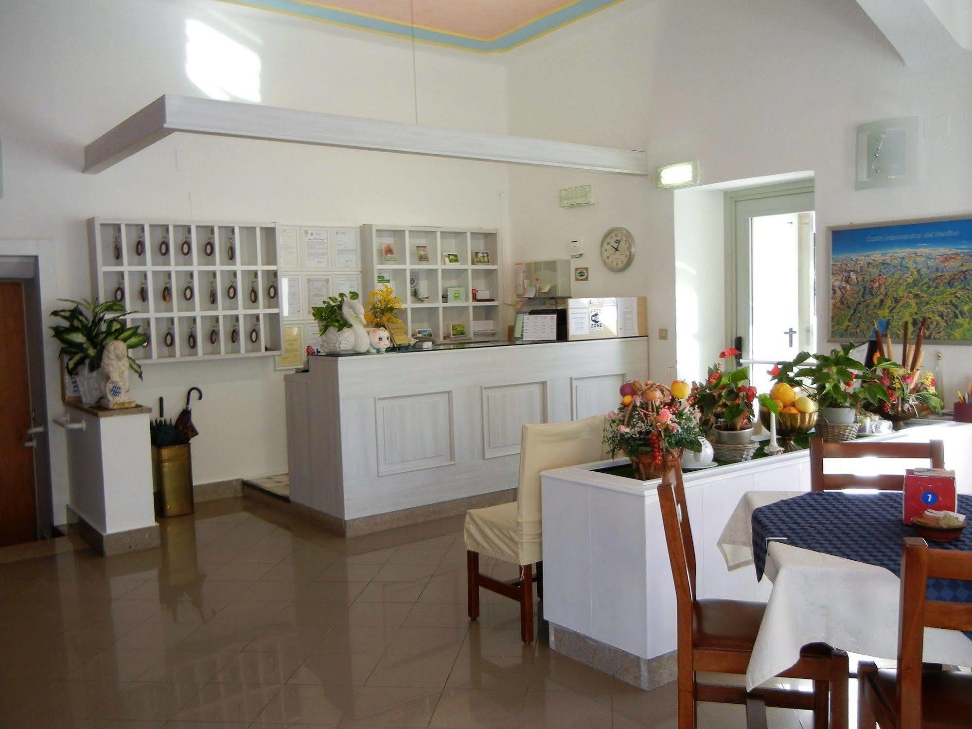 Miralaghi Hotel 2*