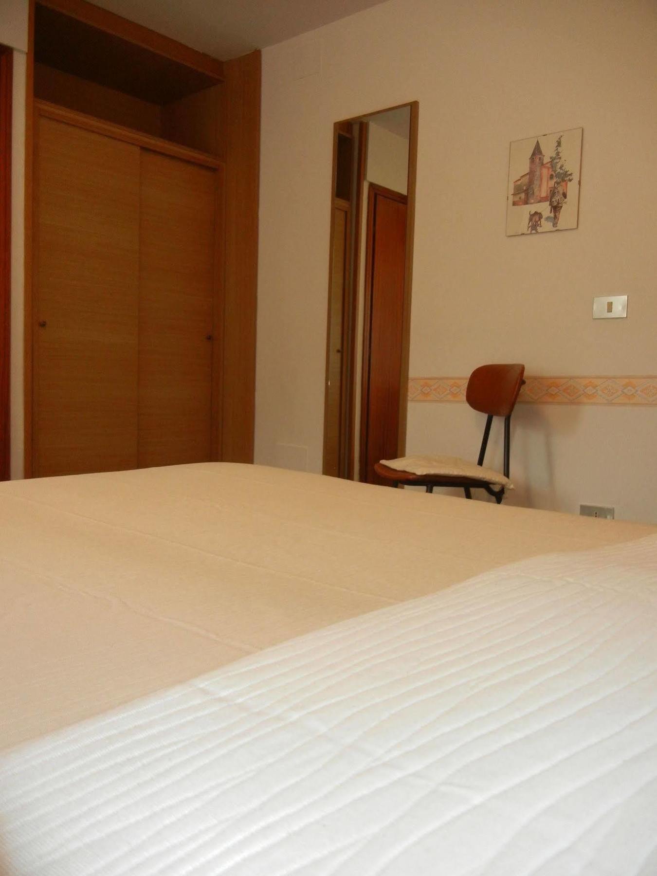 Miralaghi Hotel 2*